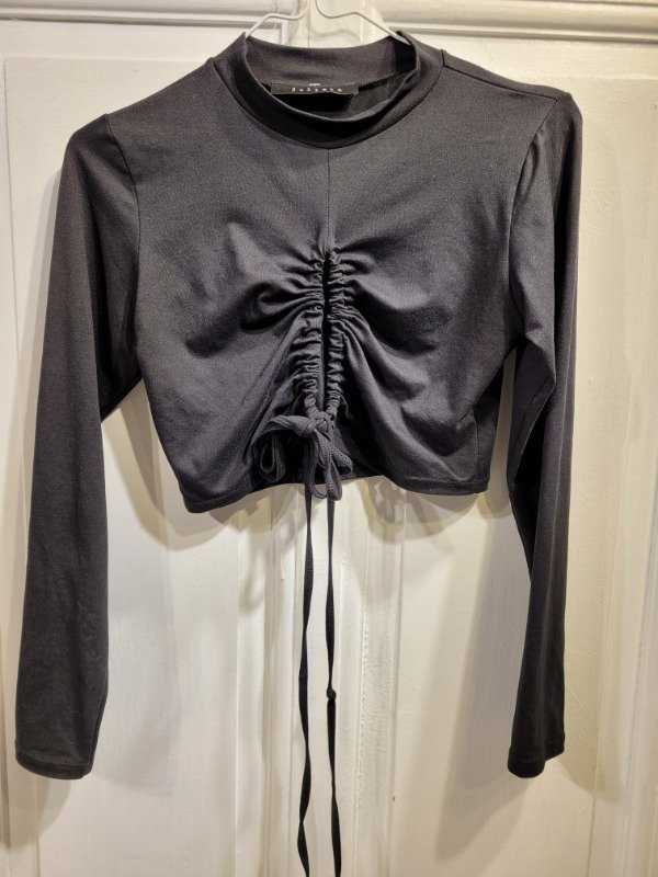 Producto - Top JULIETA negro con frunce adelante Talle M - PRECIO: 14X