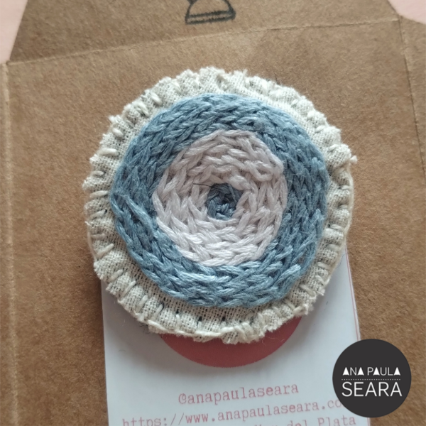 Producto - Prendedor Bordado - Escarapela