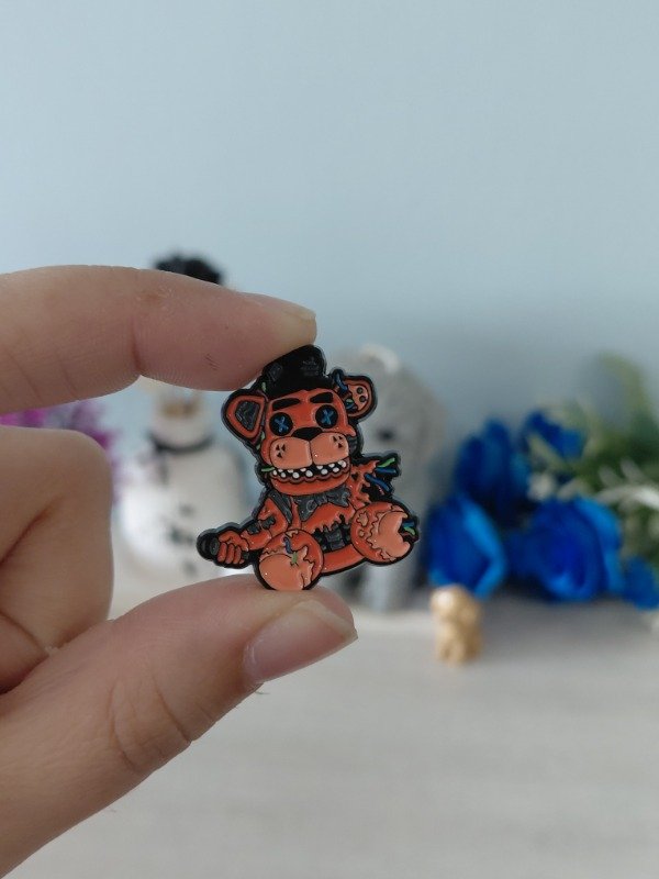 Producto - Pin metalizado - Five Nights at Freddy's #0387