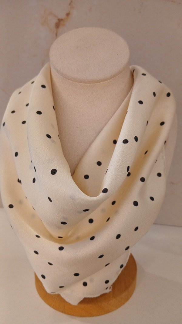 Producto - Pañuelo lunares mini