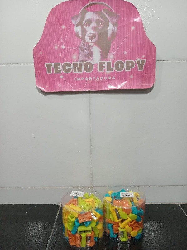 Producto - Sacapunta plástico tubo c/u