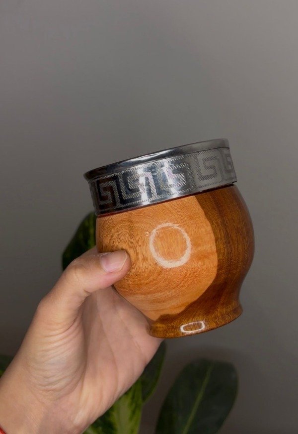 Producto - Mate Imperial de Algarrobo Laqueado con Virola de Acero