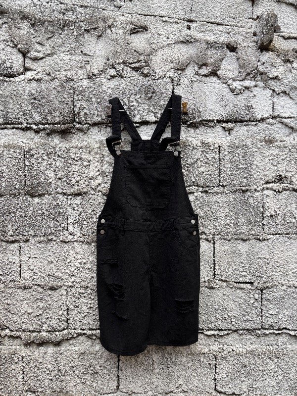 Producto - jardinero corto TOTAL BLACK 46