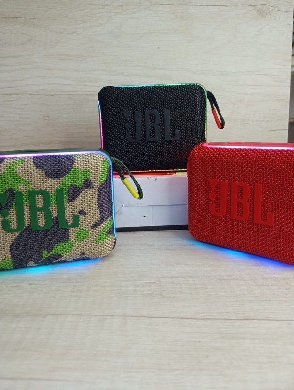 Producto - Parlante simil JBL GO4 RGB