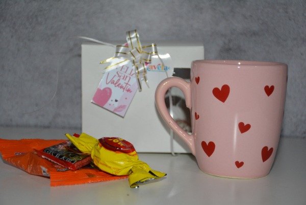 Producto - Box Taza con Golosinas - CORAZONES