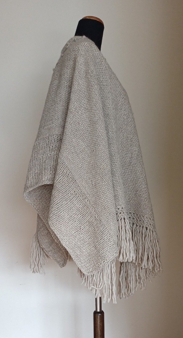 Producto - PONCHO de LANA al bies - 3
