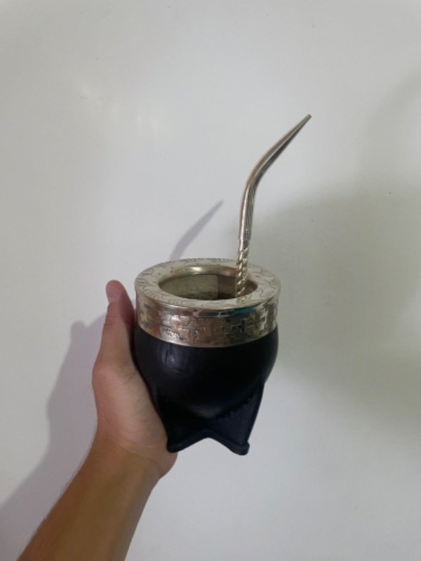 Producto - COMBO MATE IMPERIAL CINCELADO + BOMBILLA PICO DE LORO CINCELADA