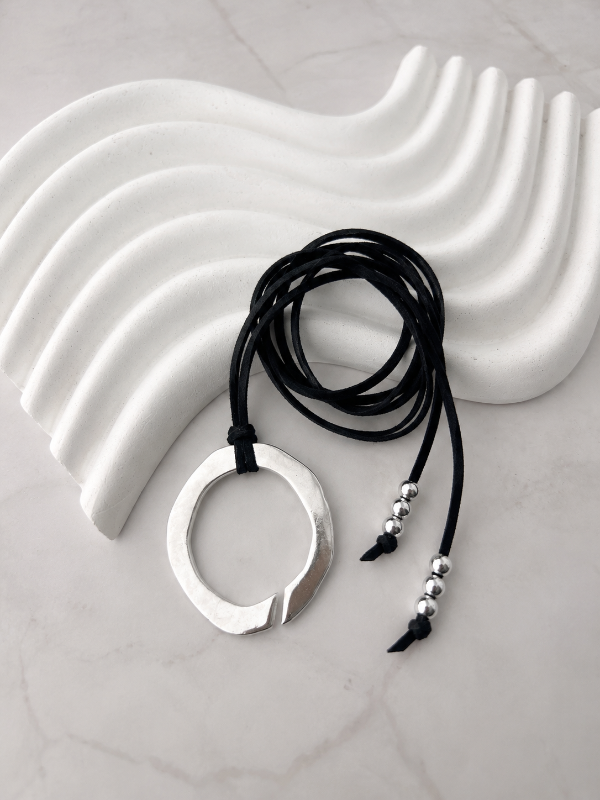 Producto - CHOCKER DE GAMUZA NEGRO 1019