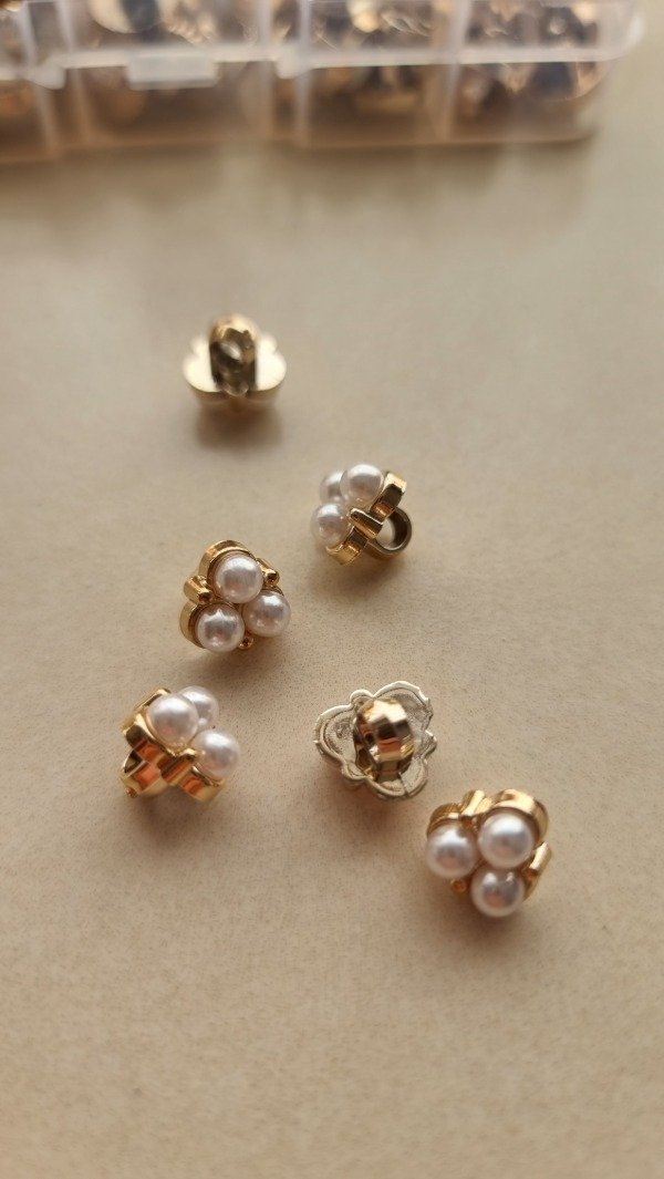 Producto - Dorado fantasía con perla MODELO10-11mm