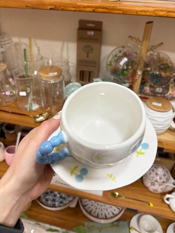Producto - TAZA DE CERÁMICA CON PLATITO CEREZAS