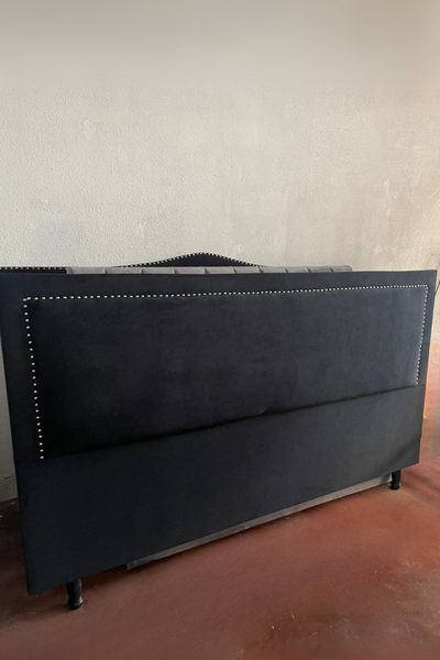 Producto - Respaldo Liso con Marco y Tachas