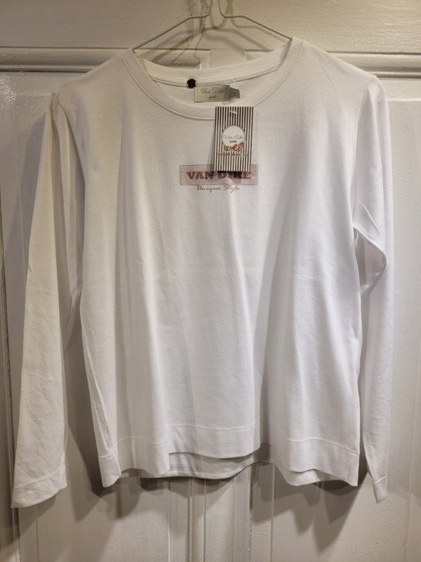 Producto - Remera VAN DIKE blanca logo rosa Nueva Con etiqueta Talle 14 años - PRECIO: 12X