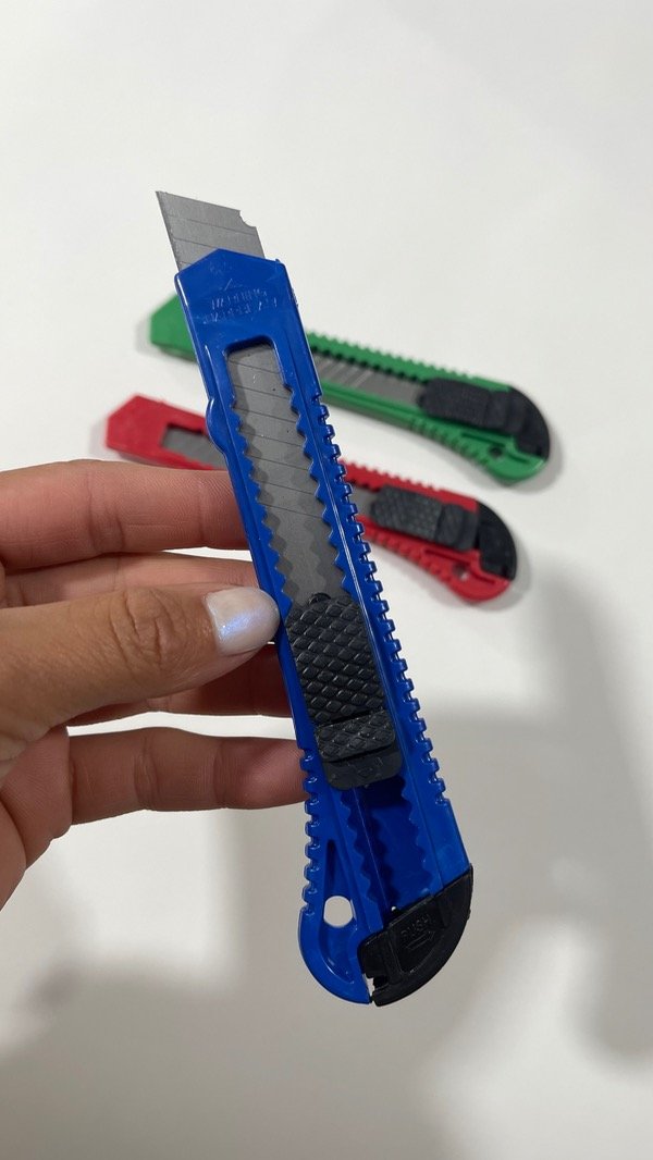 Producto - Cutter de colores 15cm x1