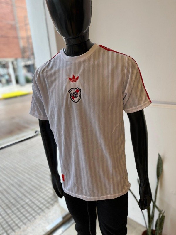 Producto - Camiseta concentracion River Plate 2025