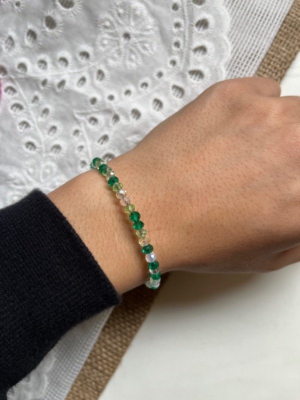 Producto - pulseras de cristales combinadas en tonos verdes