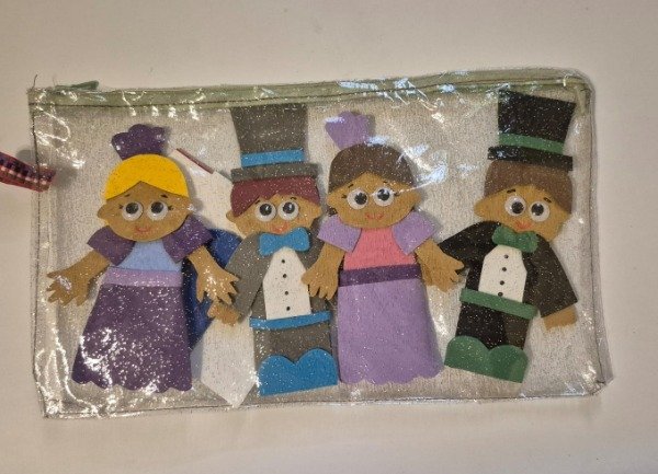 Producto - Casa histórica  - títere de dedo + 4 personajes