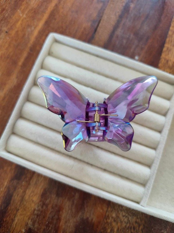 Producto - Broche mariposa violeta.