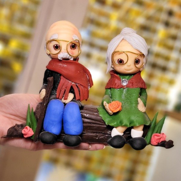 Producto - Decoración para torta en porcelana PAREJA DE ABUELOS