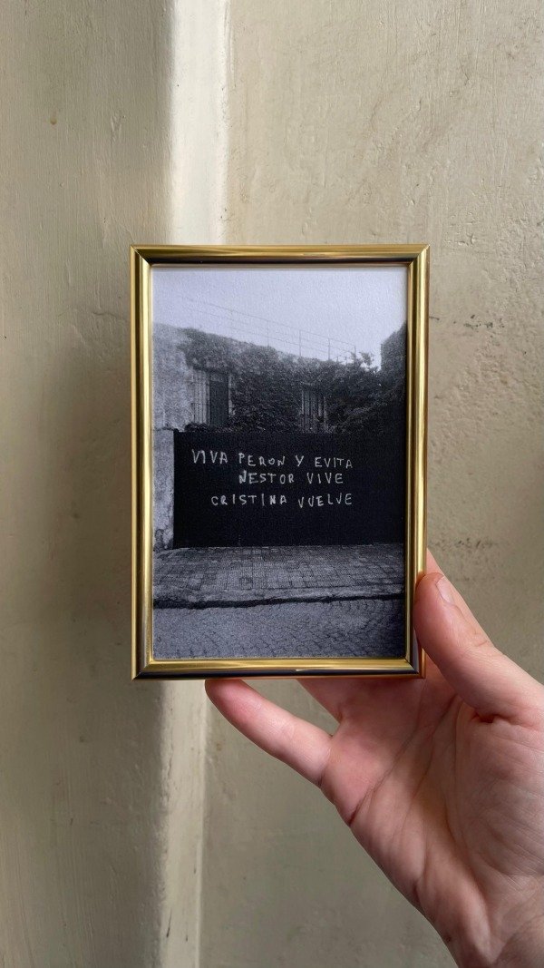 Producto - portón + marco dorado