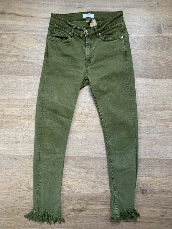 Producto - Pantalón Zara verde. Talle 10