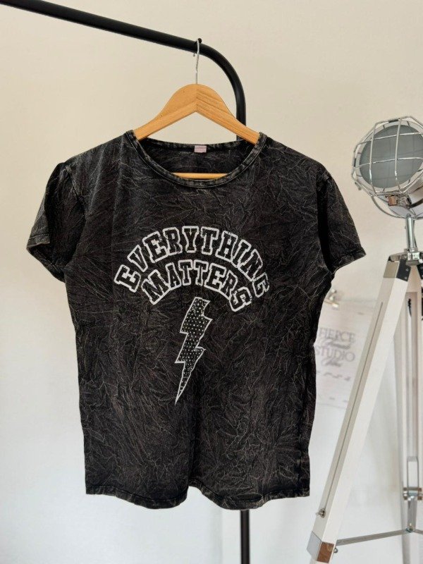 Producto - REMERA BATICK EVERYTHINGS
