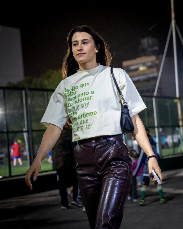 Producto - REMERA OVERSIZE LO QUE QUIERO SER GREEN