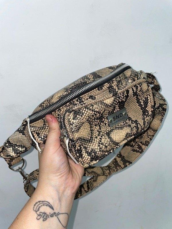 Producto - RIÑONERA ECO CUERO SND - REPTIL BEIGE