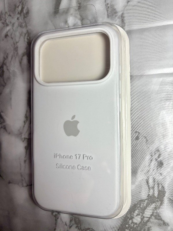 Producto - Silicone case blanca iph 17 air