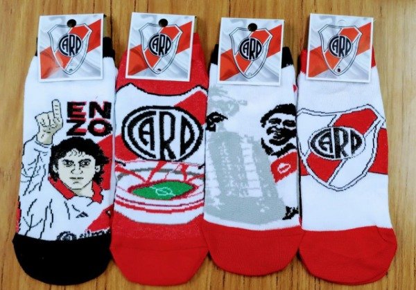 Producto - Docena surtida soquetes temática/ River Plate