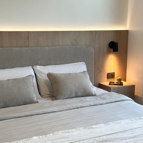 Producto - Respaldo de madera + tapizado