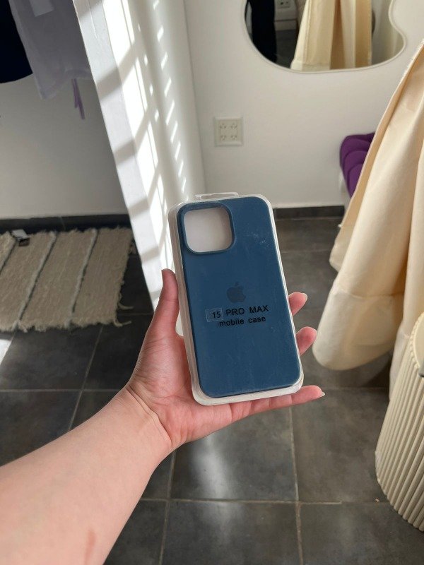 Producto - Silicone Case (Iphone 15 Pro max)