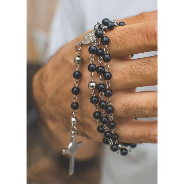 Producto - Rosario Acero para Hombre Perla Negra Piedra Volcánica - 1
