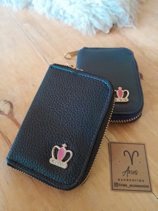 Producto - TARJETERO CORONA  1097