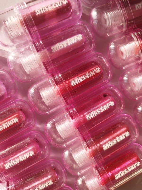 Producto - Lip gloss con acido hialuronico Miss Lara