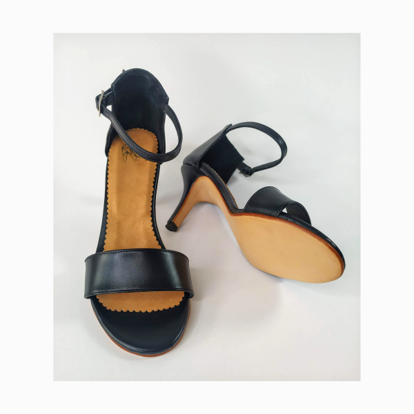 Encargue Sandalias Cloe Negras taco fino - Ivana Lavandera