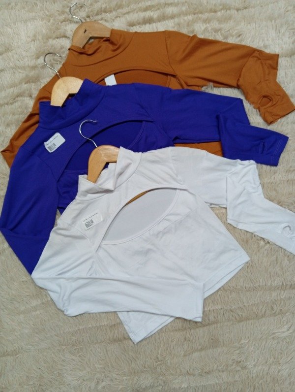 Producto - Top mangas largas media polera