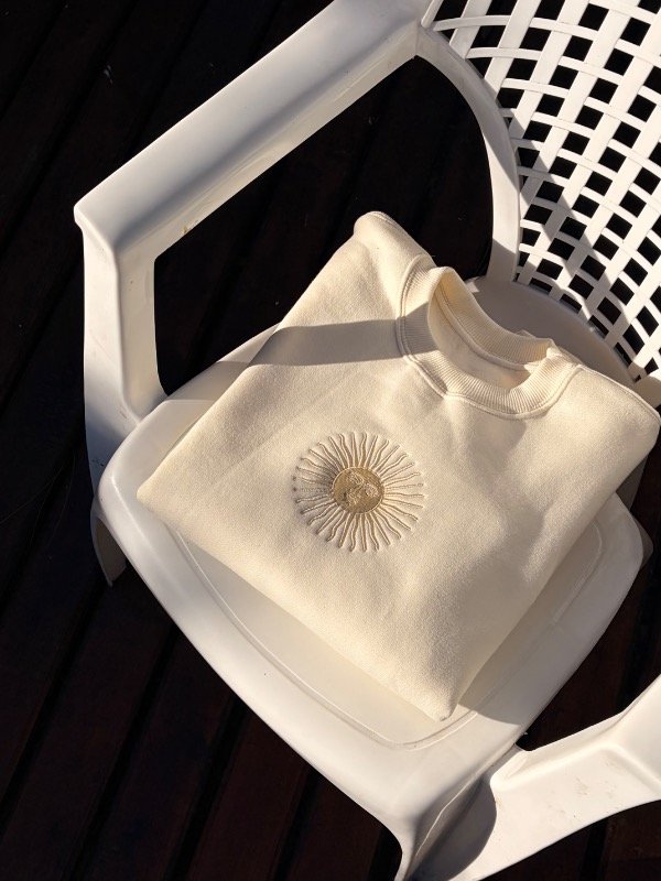 Producto - Buzo Sol de mayo bordado