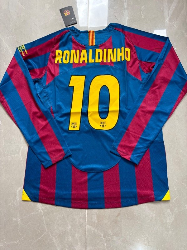 Producto - FC Barcelona local 05/06 10 Ronaldinho Manga larga