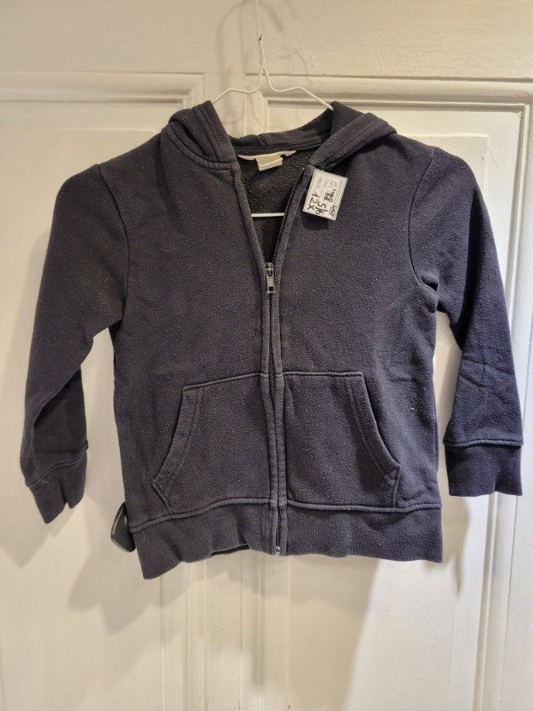 Producto - Buzo HyM negro EN SALE Talle 5/6 años - PRECIO: 12X