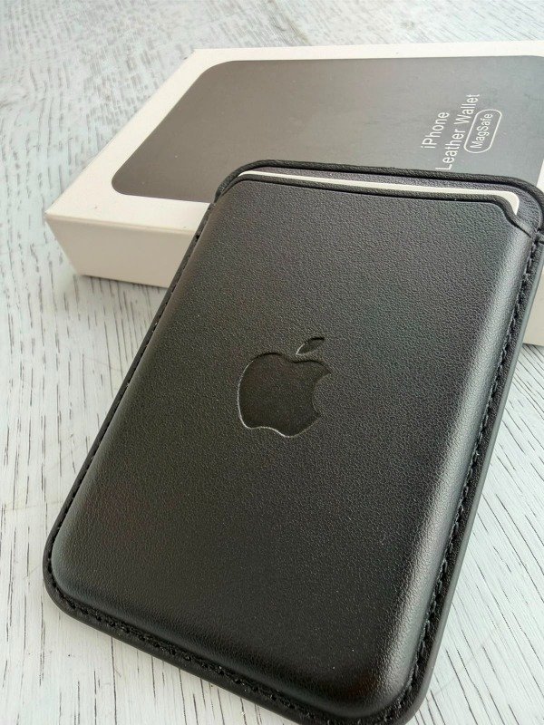 Producto - Wallet Magsafe con logo negro