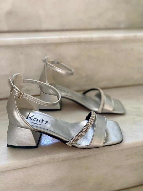 Producto - SANDALIAS PLATA/STRASS ART 040