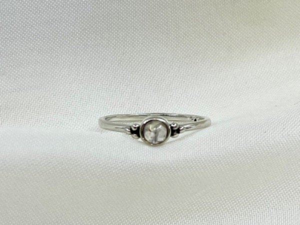 Producto - Anillo de plata con piedra de la luna SUIZA