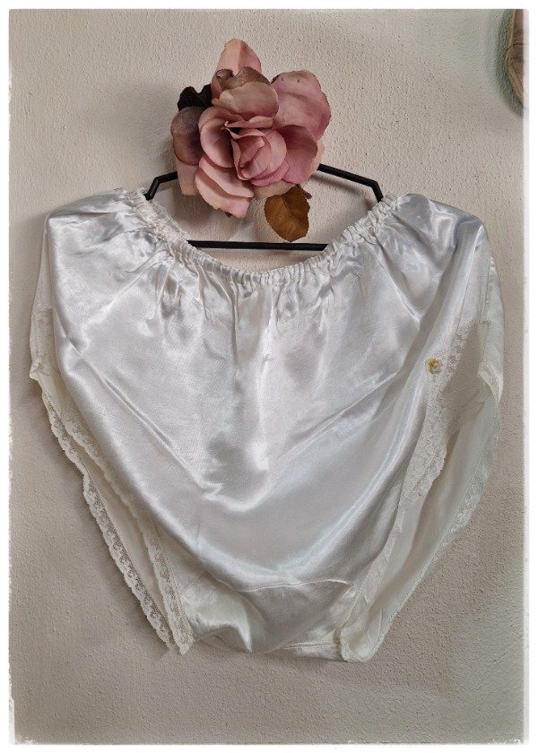 Producto - Calzón de Satén Blanco y encaje