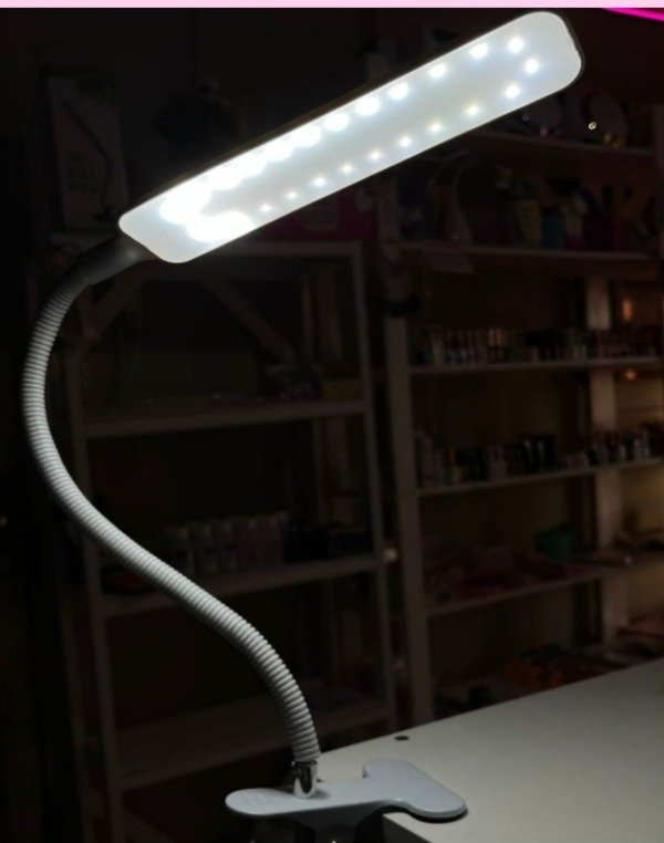 Producto - Lampara Clip para escritorio luz fria