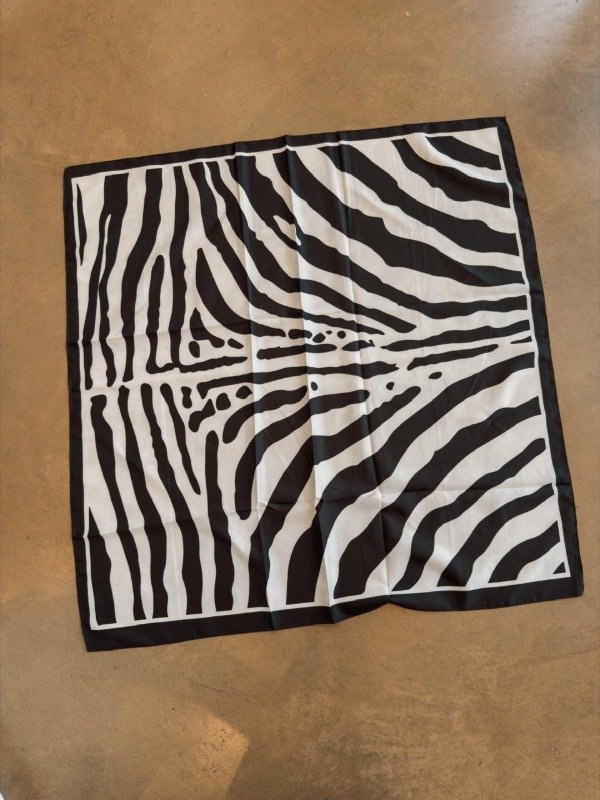 Producto - PAÑUELO DOTTIE BLACK - L