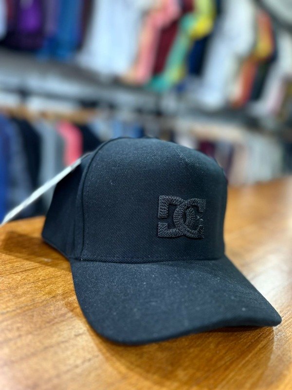 Producto - Gorra DC toda negra
