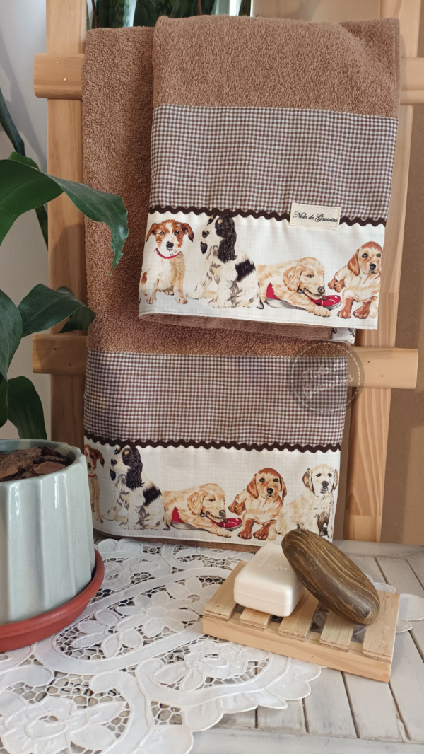 Producto - JUEGO DE TOALLA Y TOALLON CON IMAGEN DE PERRITOS "PERRITOS VICHY" - 3