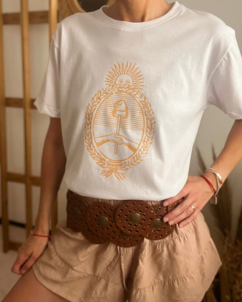 Producto - REMERA ESCUDO