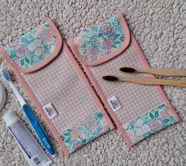 Producto - Estuche higiene Flores rosas