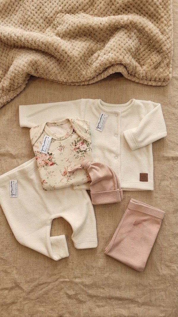 Producto - Ajuar Guillermina + abrigo